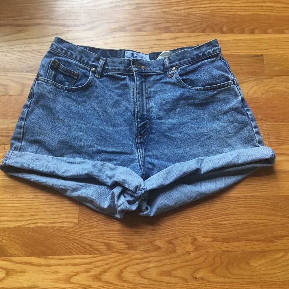 Arizona Jeans Medium Wash High Waist Mom Shorts